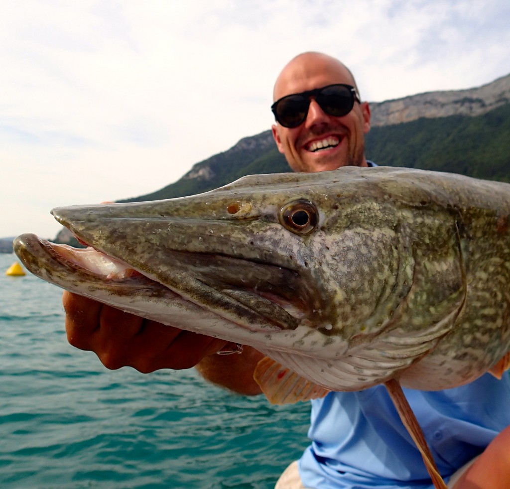 peche en savoie du brochet à Annecy avec jimmy maistrello 